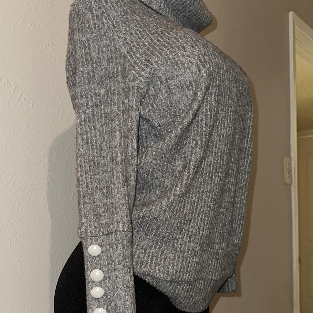 Gray Ribbed Turtleneck Sweater - Picture 2 of 3